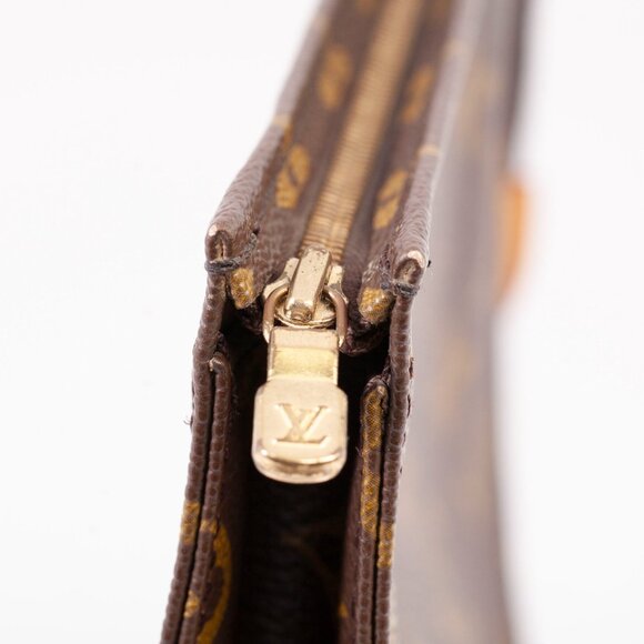 Authentic LOUIS VUITTON Monogram Canvas Toiletry 19 - Picture 7 of 12